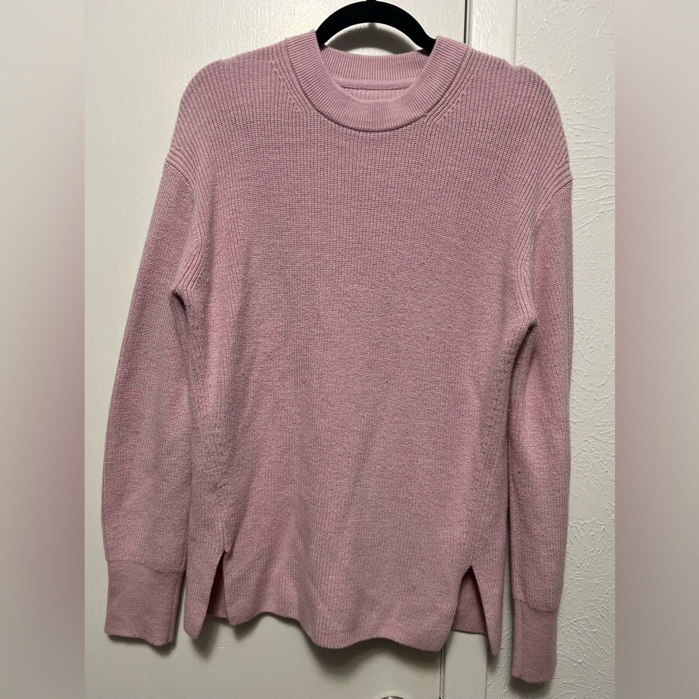 Lululemon athletica Soft Pink Crew Neck Long sleeve Sweater Size 4